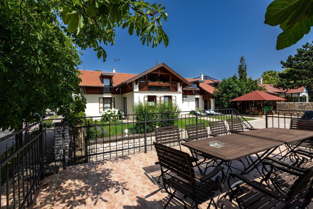 Berkenye Vendeghaz Hotel บาลาตอนฟือเรด ภายนอก รูปภาพ