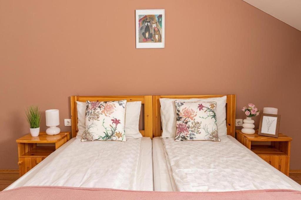 Berkenye Vendeghaz Hotel บาลาตอนฟือเรด ภายนอก รูปภาพ